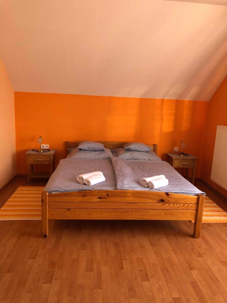 Kristály Apartmanház Sárvár Exterior foto