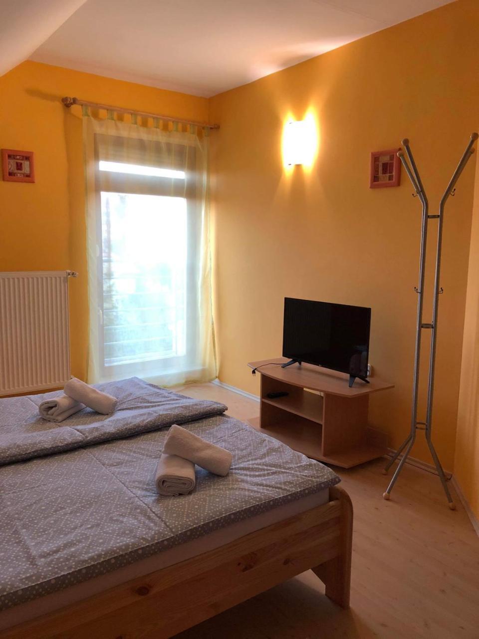Kristály Apartmanház Sárvár Exterior foto