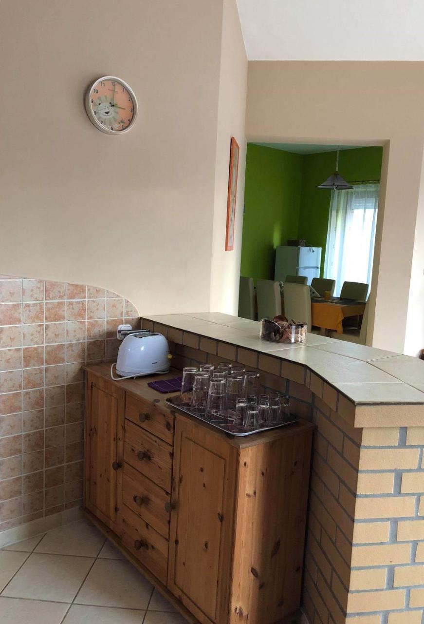 Kristály Apartmanház Sárvár Exterior foto